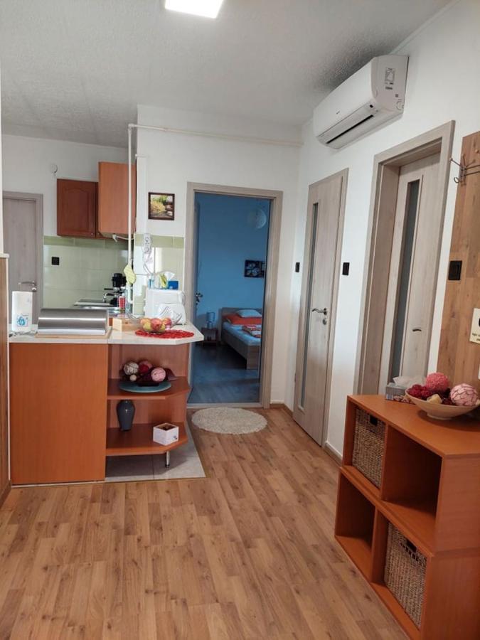 Nagcsalados Rozsa Apartman Balatonlelle Exterior foto
